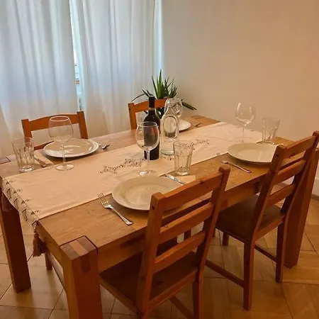 Cozy Central 1bd Fast Wifi Apartment *